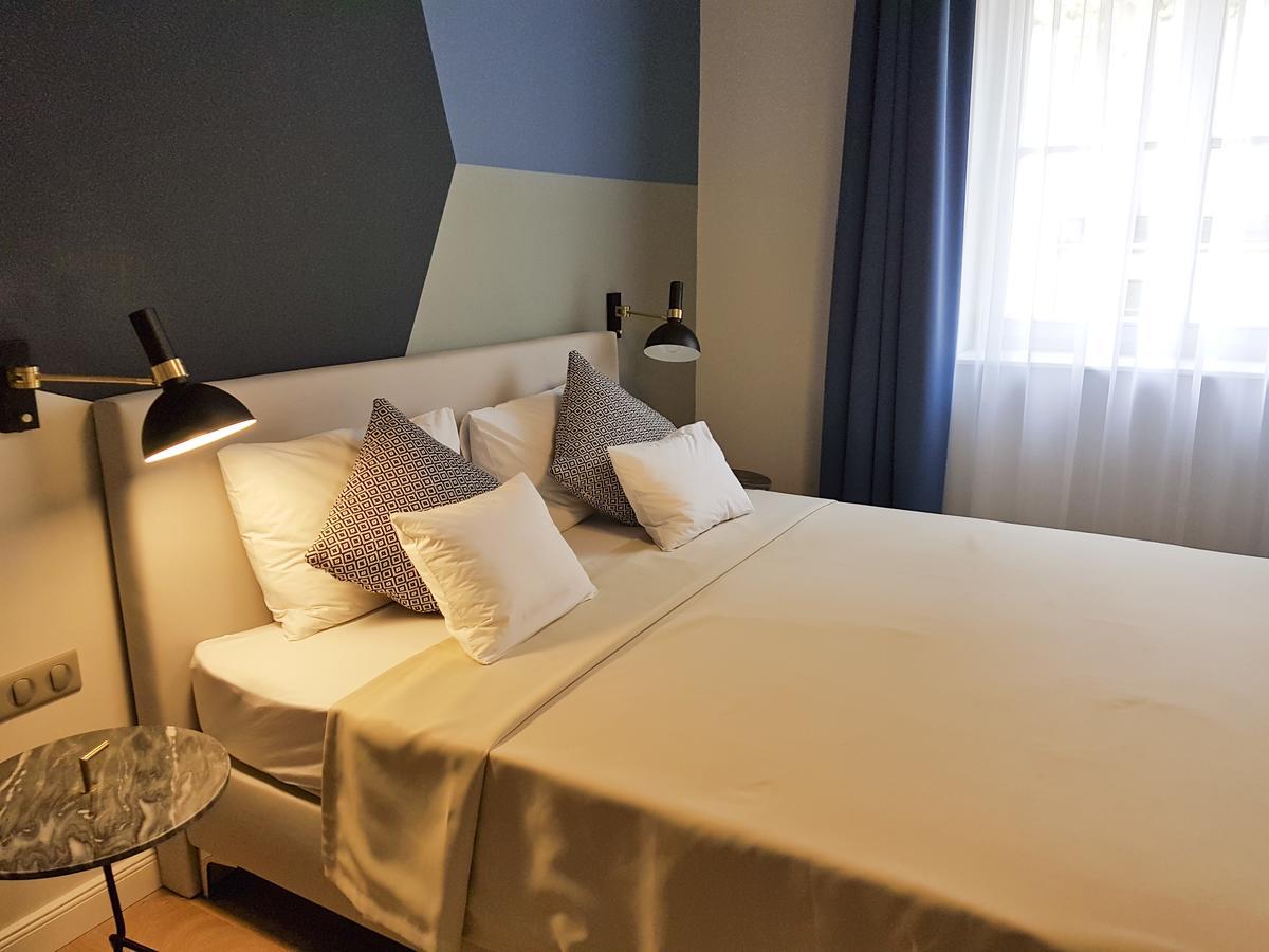 Ditlin Boutique Hotel Pápa Extérieur photo