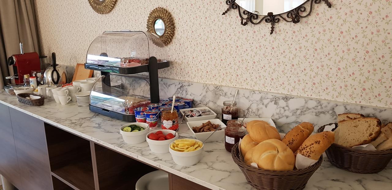 Ditlin Boutique Hotel Pápa Extérieur photo